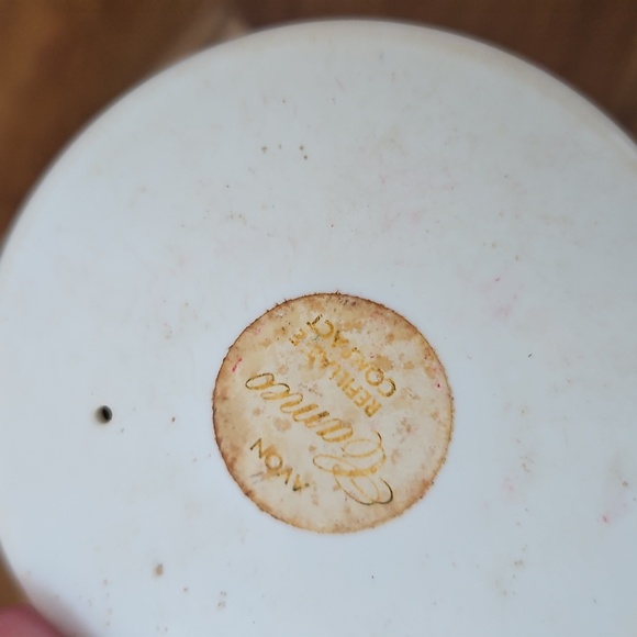 Vintage Avon Cameo Solid Perfume Compact - Picture 4 of 9